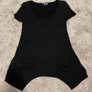 Black tunic-like shirt with pockets